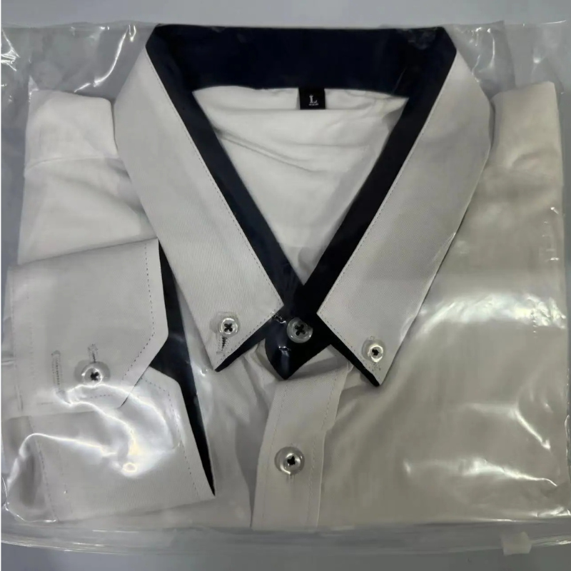 Slim Fit langærmet herreskjorte med kontrastfarvet krave og lommer | Perfekt til alle årstider