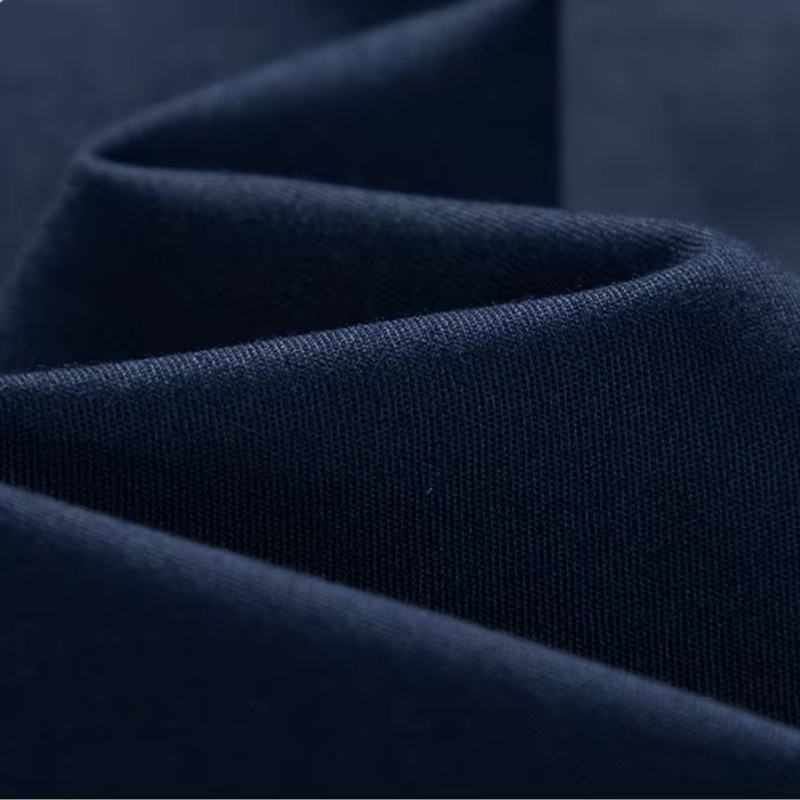 Slim Fit langærmet herreskjorte med kontrastfarvet krave og lommer | Perfekt til alle årstider