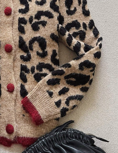 Unik brun cardigan med leopardprint og lange ærmer