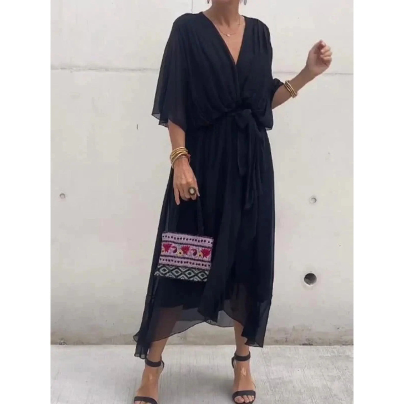 Damekjole med V-hals | Stilfuld silkechiffon