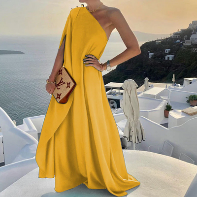 Sleeveless Halter Neck Maxi Dress with Flowing Silhouette