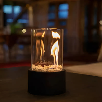 SleekFlame - Elegant sort metalbaseret bordpejs