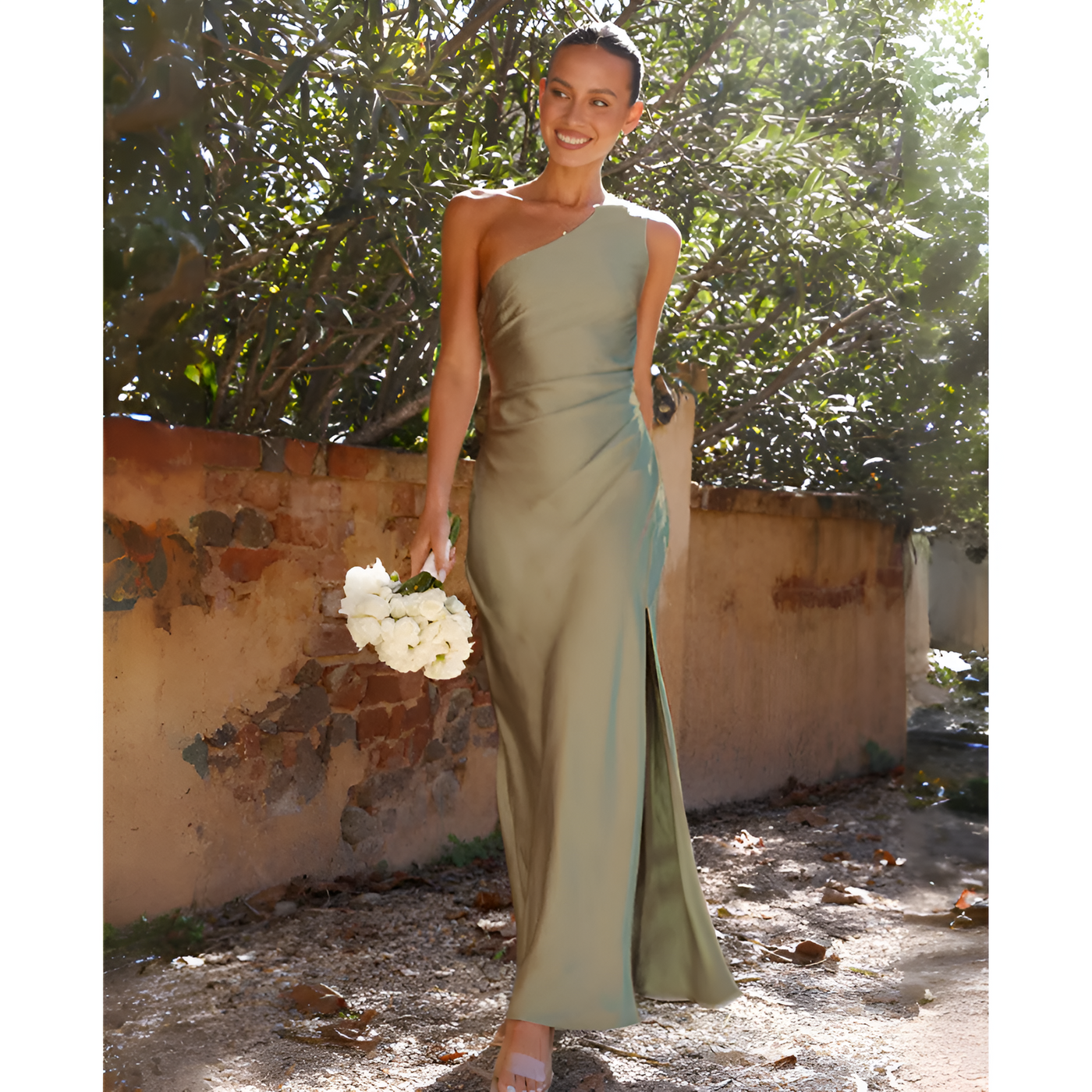 Maxikjole til kvinder | one-shoulder-design | figursyet pasform | flydende stof