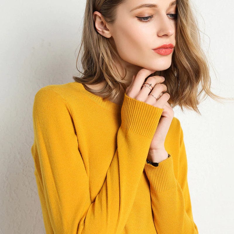 Cashmere sweater with classic neckline
